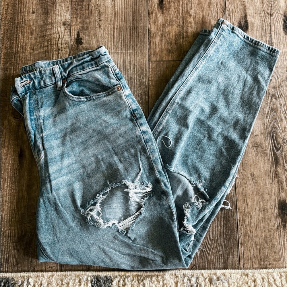 American Eagle Outfitters Distressed Blue Jeans